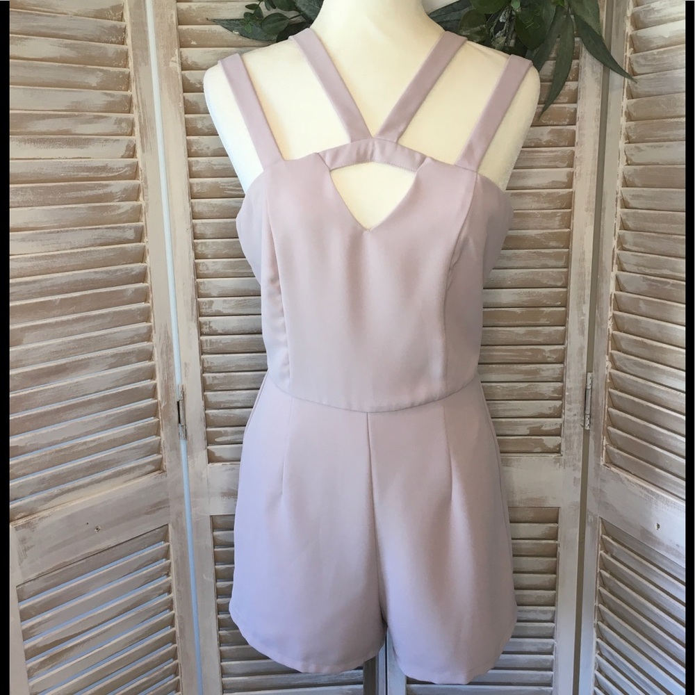 ✴️LAST ONE✴️ MEDIUM SLEEVELESS ROMPER WITH UNIQUE STRAPPY DETAILS